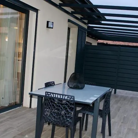 Foce Del Edera T3 Terrasse, Piscine Et Parking *